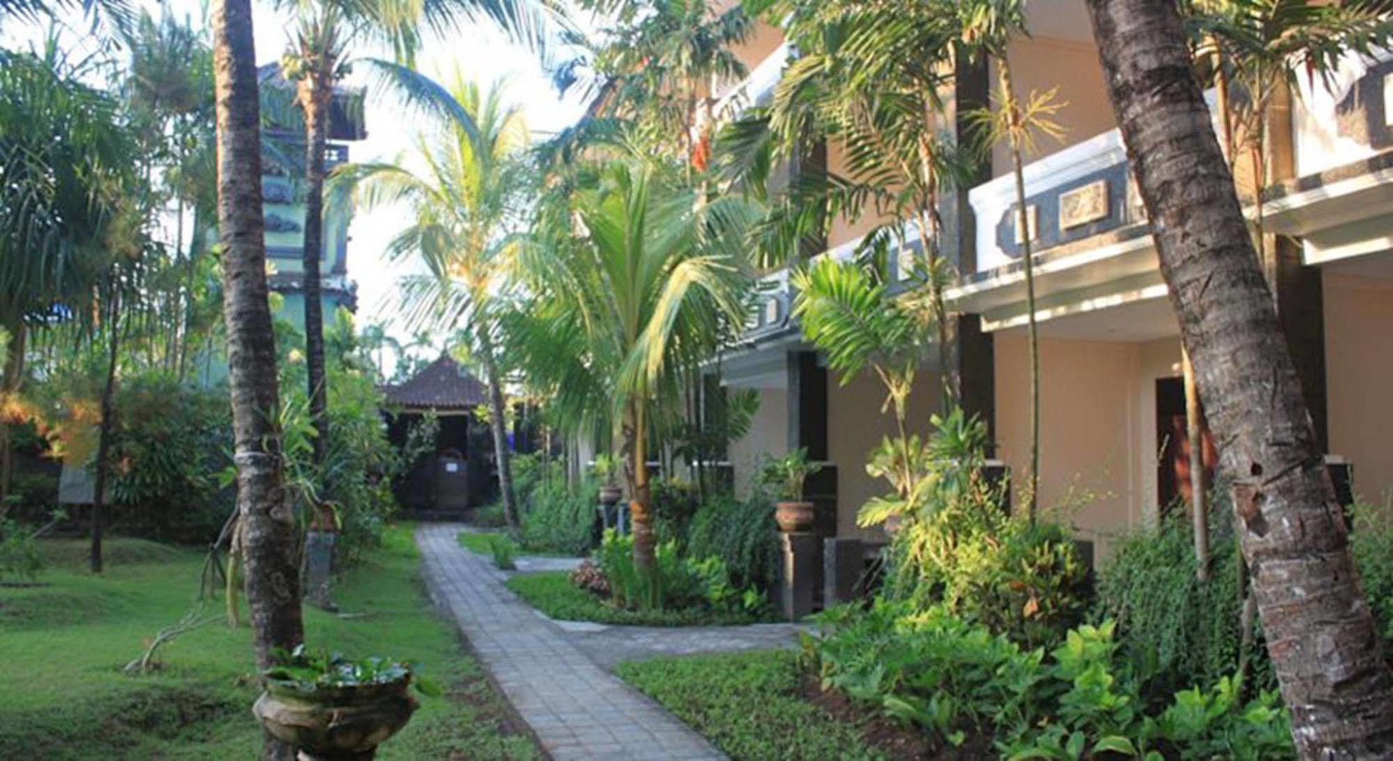 Bakung Beach Resort Kuta  Exterior photo